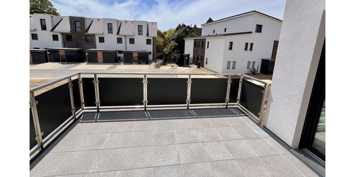 … mit herrlichem Südbalkon …