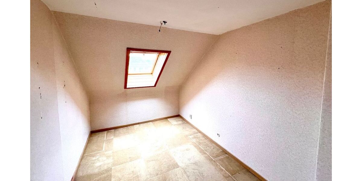 ... Mansardenzimmer (Nutzfläche)