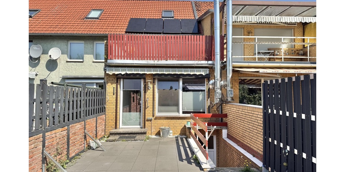 ... zur sonnigen Terrasse (EG).